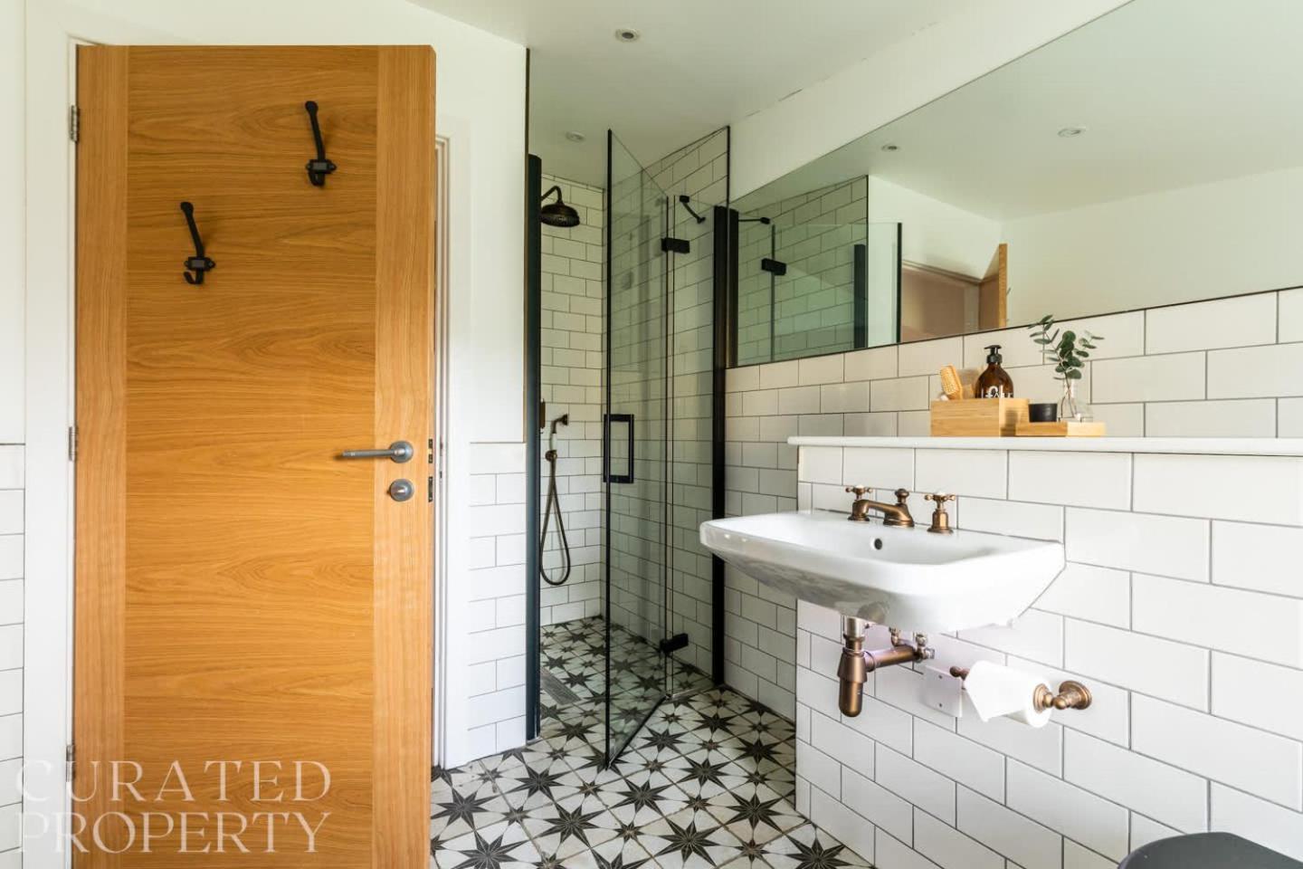 Stunning 5 Bedroom New Build With Amazing Views! Bath Bagian luar foto